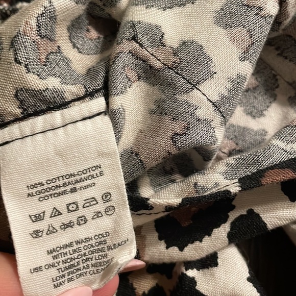 Free People Leopard Animal Print Crop Top Button Down Knot Bottom Size Sm NWOT - Picture 5 of 10